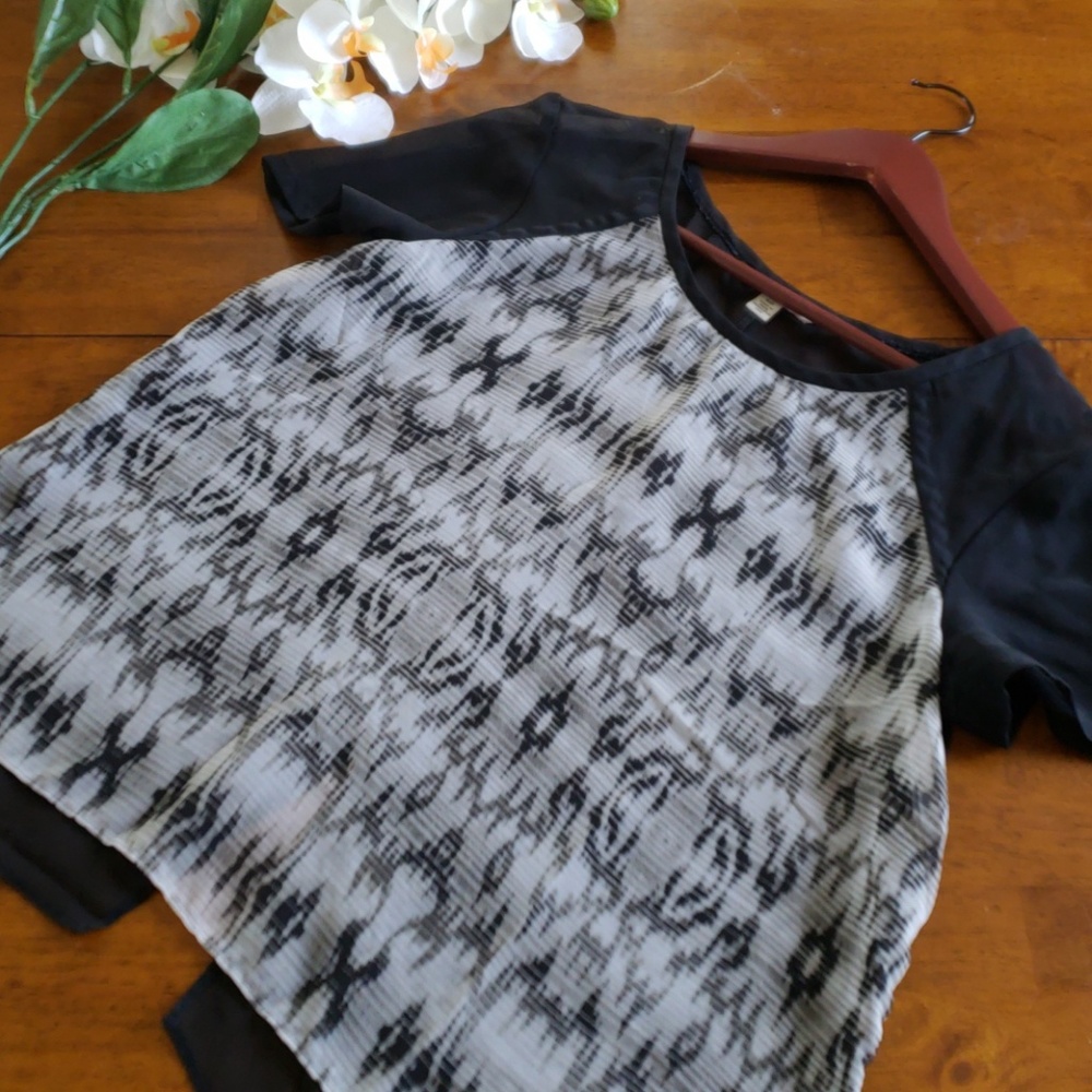 Aeo Blouse Size Small - image 1
